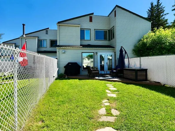 8205 SW 98th St #15, Peace River, AB T8S 1A2