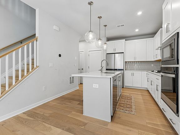 5th image of 22110 Midmoore Dr #4215