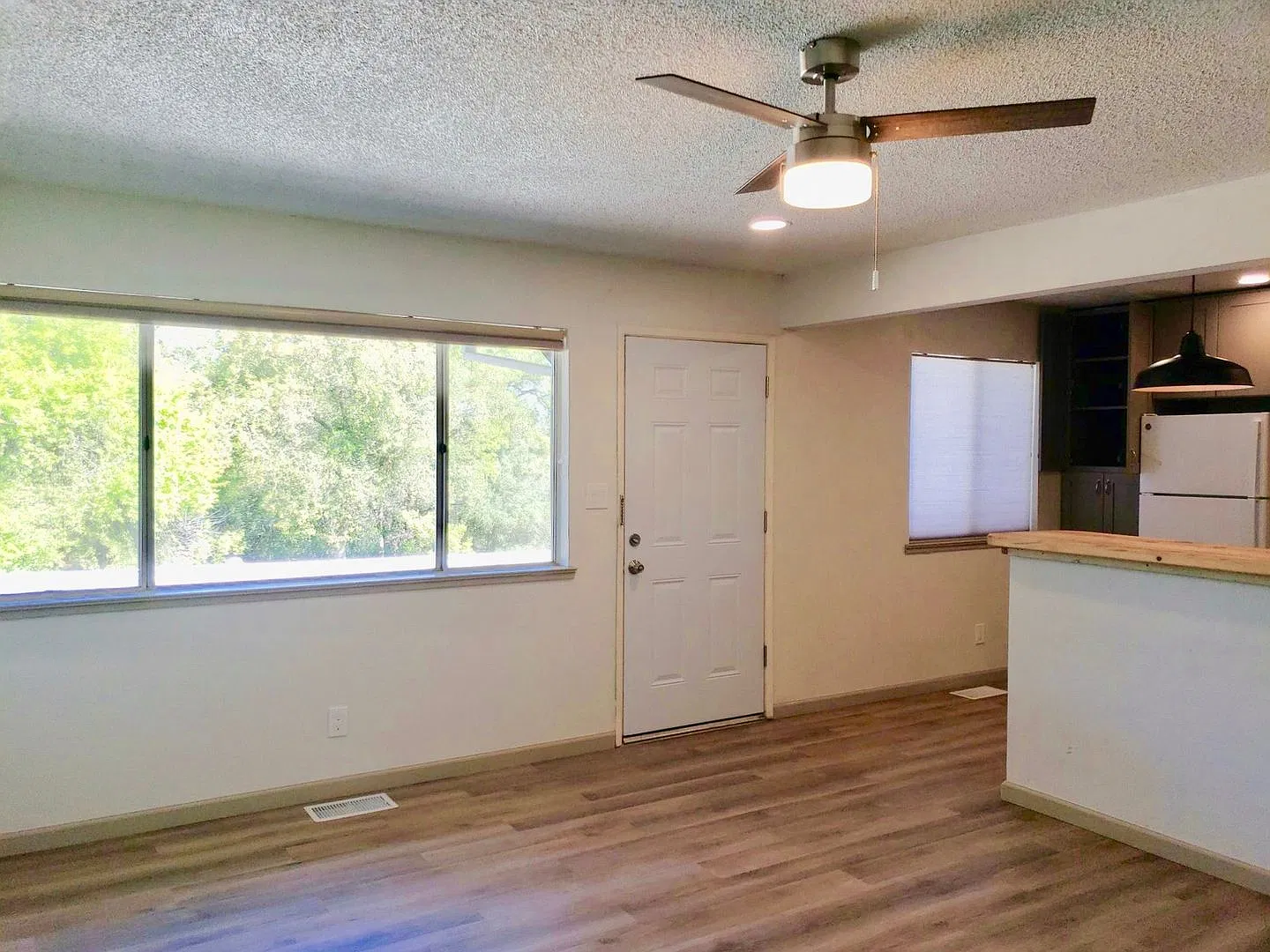 Downstairs Unit In 4-Plex Above Placer High School — Photo 4