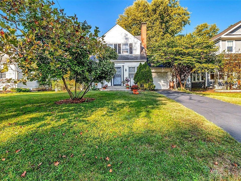 1st image of 211 Grove Ave