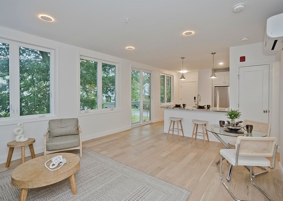 1st image of 107 Williams St #2B