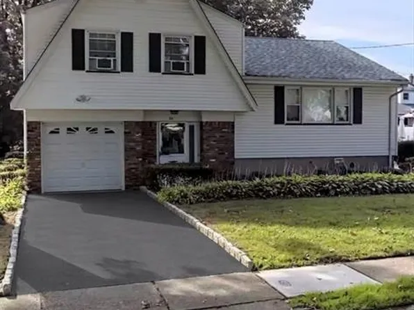 92 Van Buskirk Rd, Teaneck, NJ 07666
