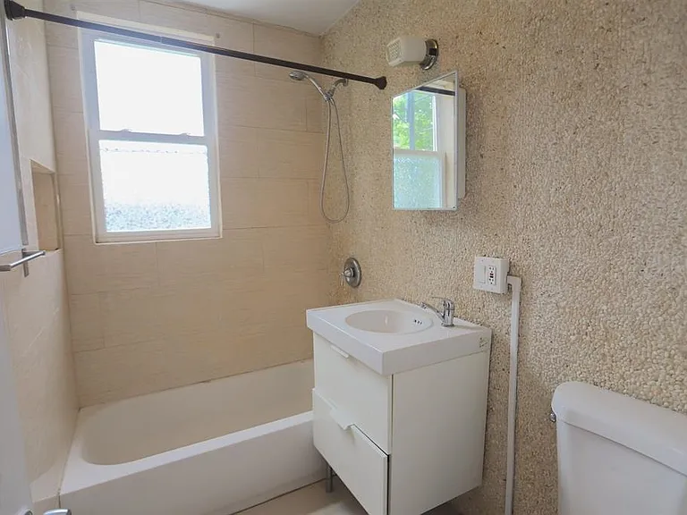 79 Beacon Ave #2 — Photo 9