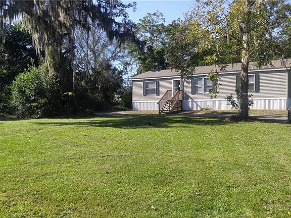 3rd image of 12139 Parkwood St