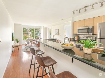412 11th Avenue UNIT 403, Seattle, WA, 98122
