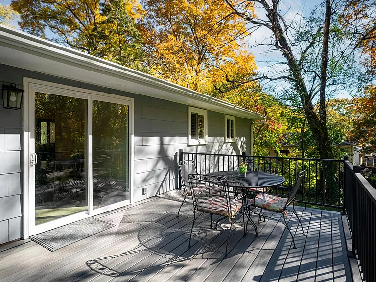 710 Danbury Dr — Photo 13