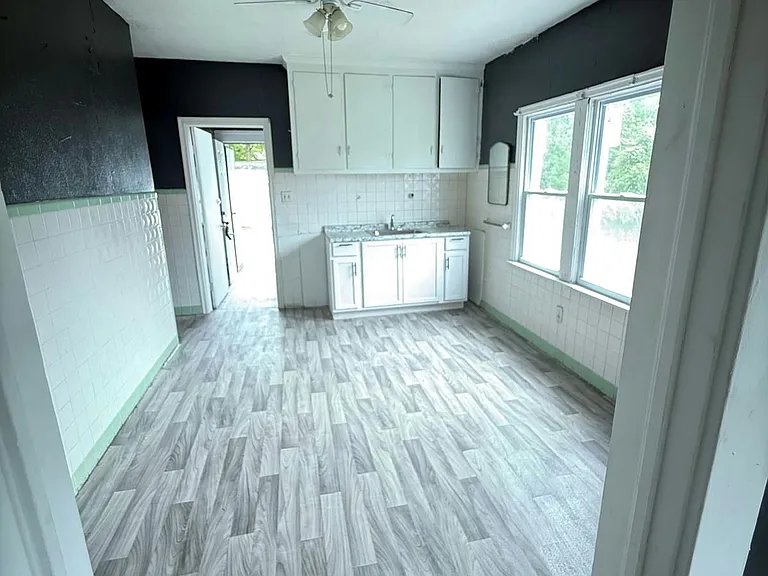 11706 Farringdon Ave #1 — Photo 10