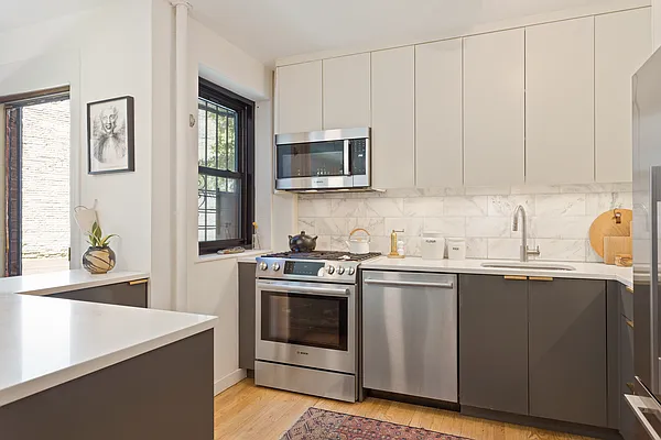 Sold by Compass | media 2