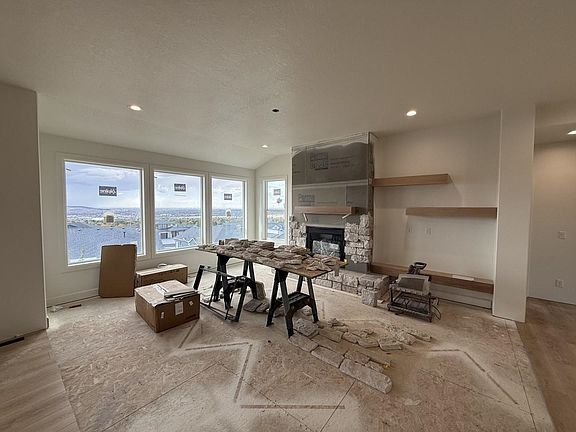 4th image of 2097 Legacy Dr