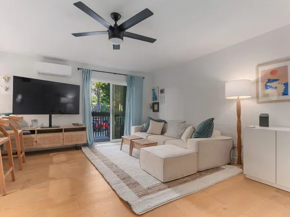 155 Rosebay Dr APT 29, Encinitas, CA 92024