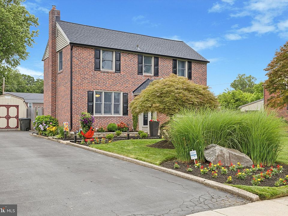 2nd image of 479 Colonial Park Dr
