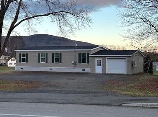 19 Main St, Mars Hill, ME 04758