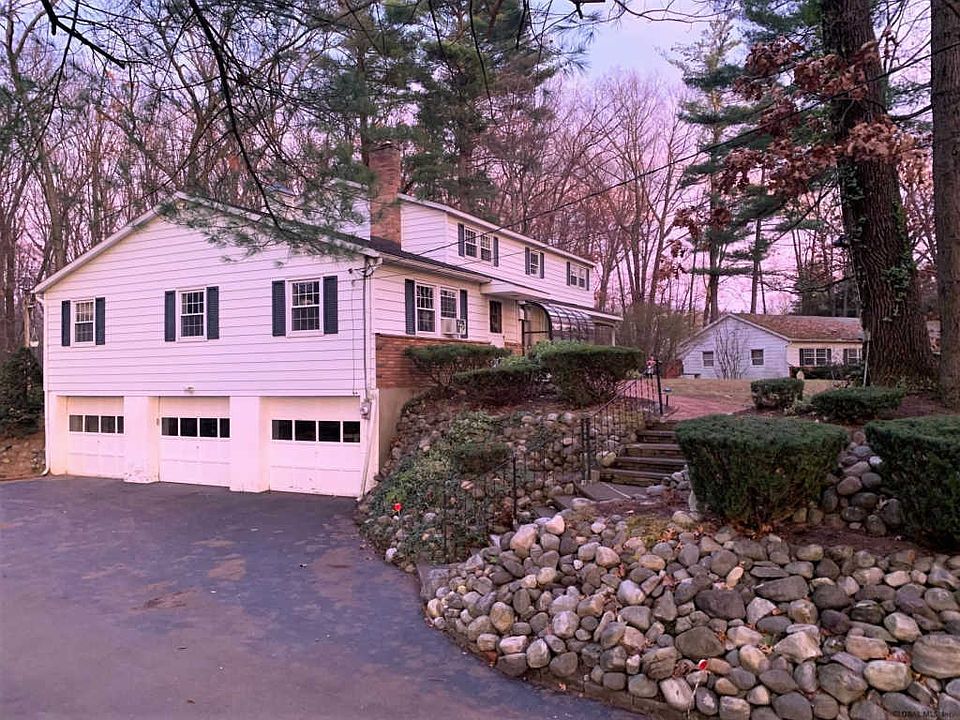 1st image of 14 Blue Spruce Ln
