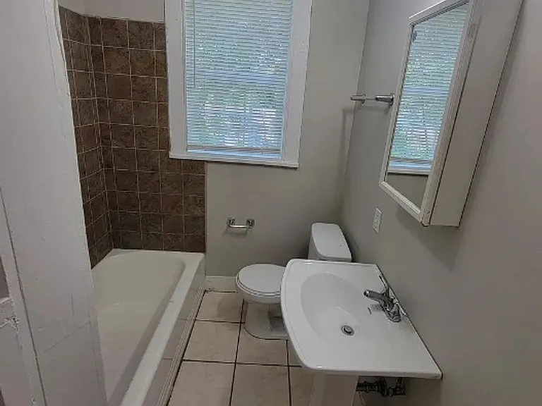 825 Kirkwood Ave — Photo 11