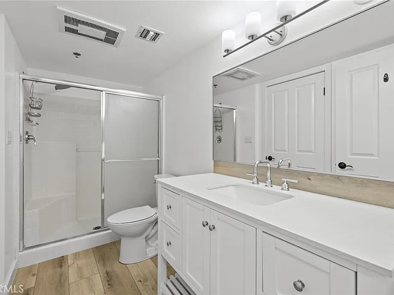4501 Cedros Ave — Photo 17