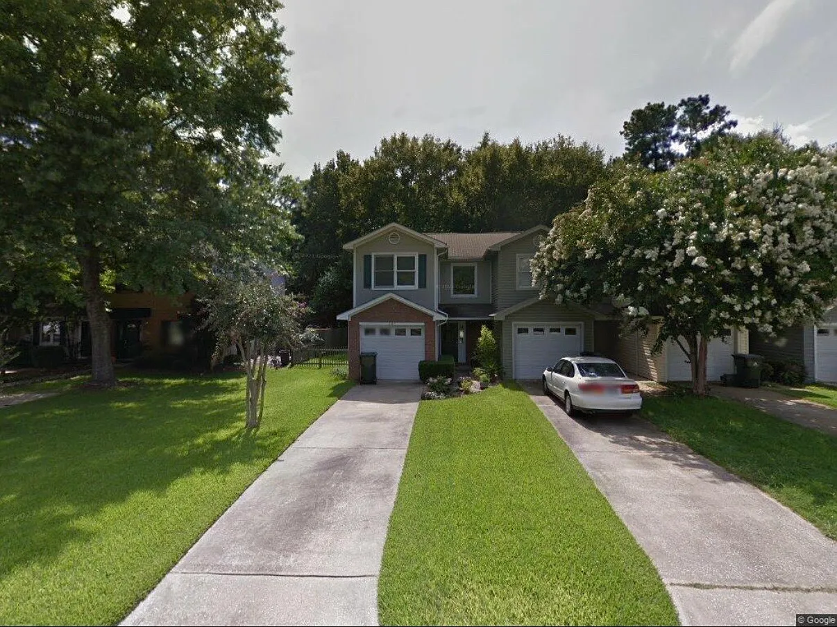 3 bed, 2.5 bath, 1349 sqft, $2,000 — Photo 1