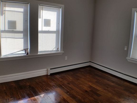 4th image of 16609 111th Ave