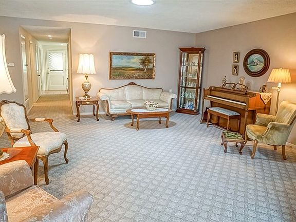 3rd image of 19315 Oak Plaza Ct