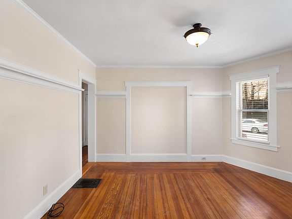 5th image of 51 Alpha Rd APT 3