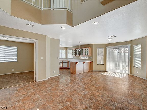 3rd image of 1504 Bonnie Castle Way