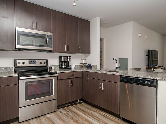 4th image of 514 Jackson Ave E Suite 310