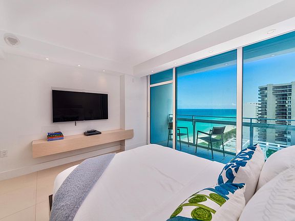 4th image of 6801 Collins Ave #Cph