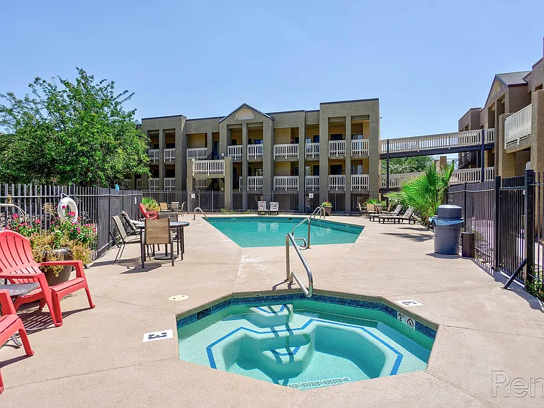 Pavilions at Pantano Apartments — Photo 7