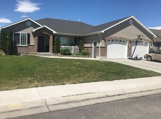 432 E Appaloosa Dr, Sugar City, ID 83448