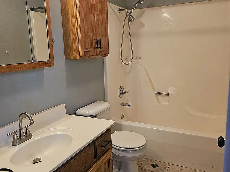 4510 Thompson St — Photo 5