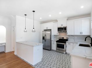 643 1/2 S Cloverdale Ave, Los Angeles, CA 90036