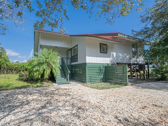 Front of home with driveway