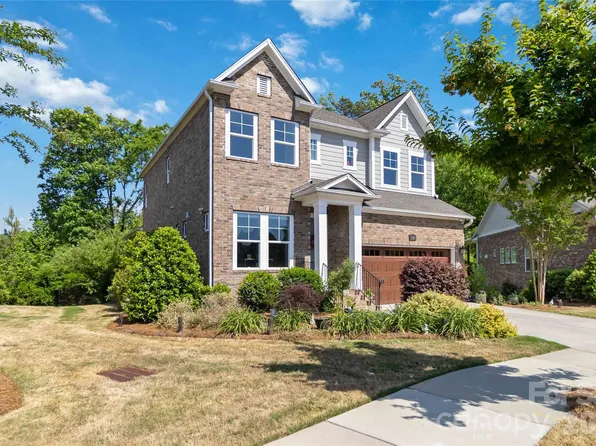 1124 Greenbridge Dr, Matthews, NC 28105