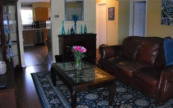 5th image of 604 Abbe Ct