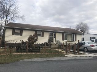 11 Forest Ave, Fayetteville, PA 17222