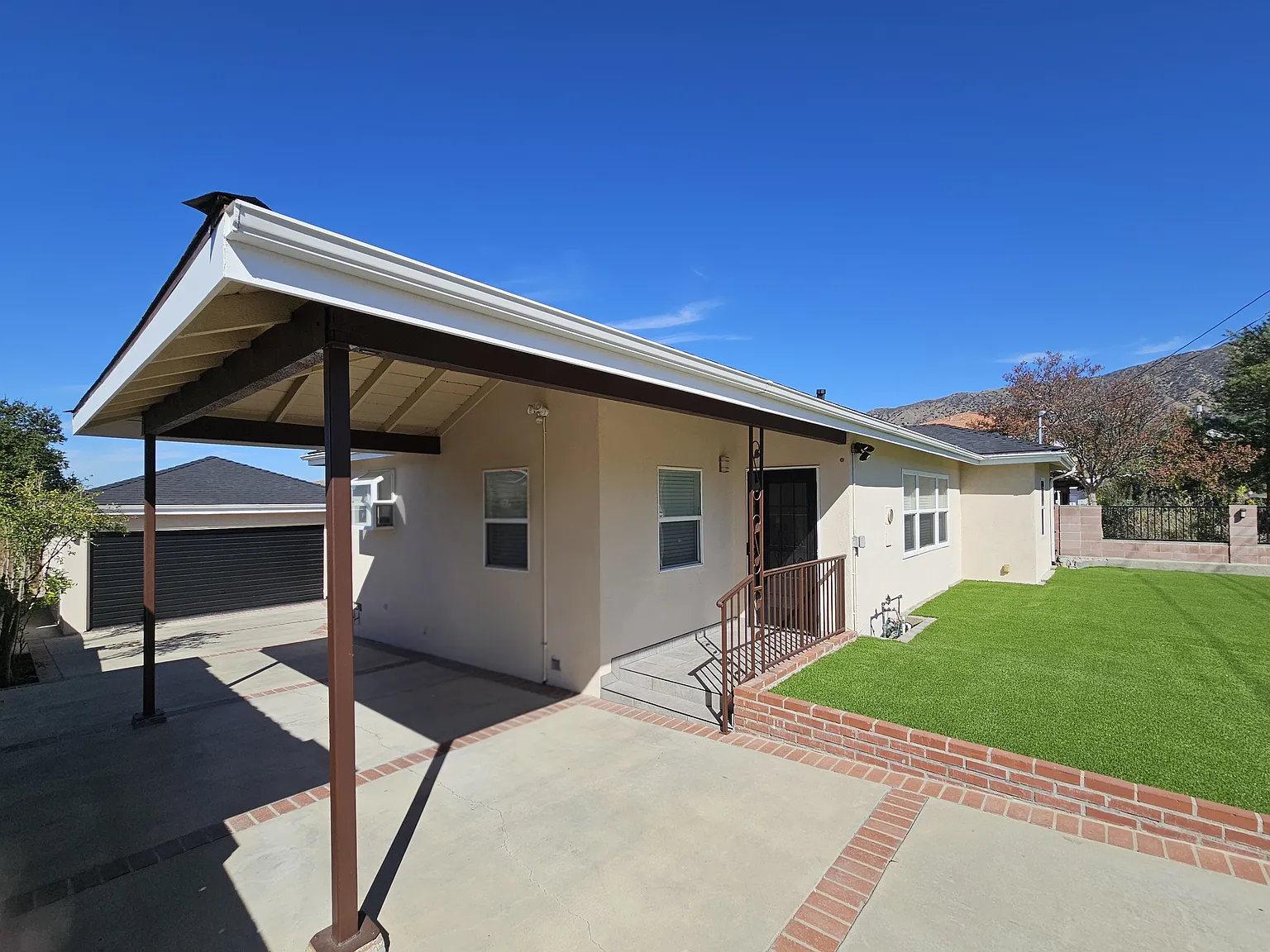3 bed, 1117 sqft, $3,900 — Photo 4
