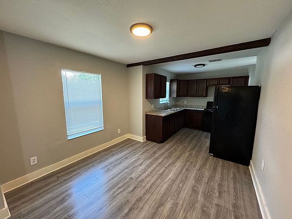 4th image of 1040 N 33rd St