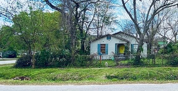 3rd image of 602 W 26th St