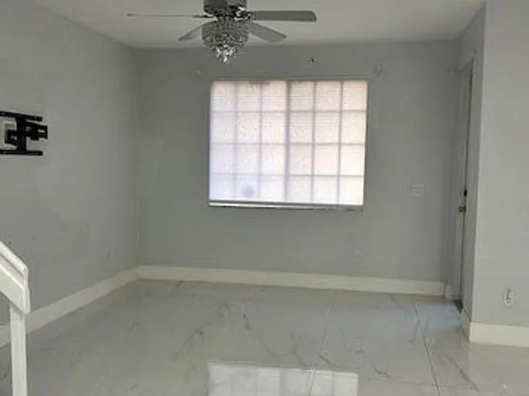 1305 Lucaya Dr — Photo 4