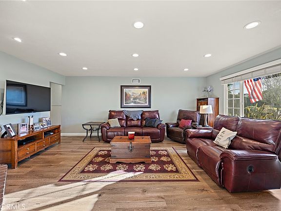 5th image of 7548 Pepper St