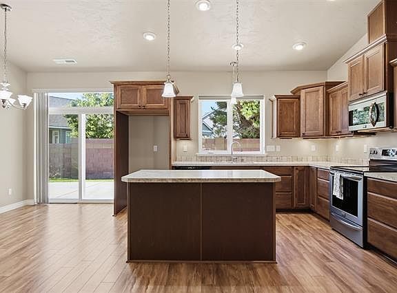 3rd image of 9307 Vincenzo Dr