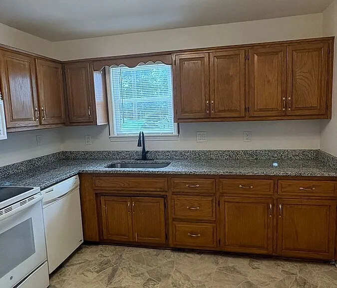 317 Woods Ave — Photo 7