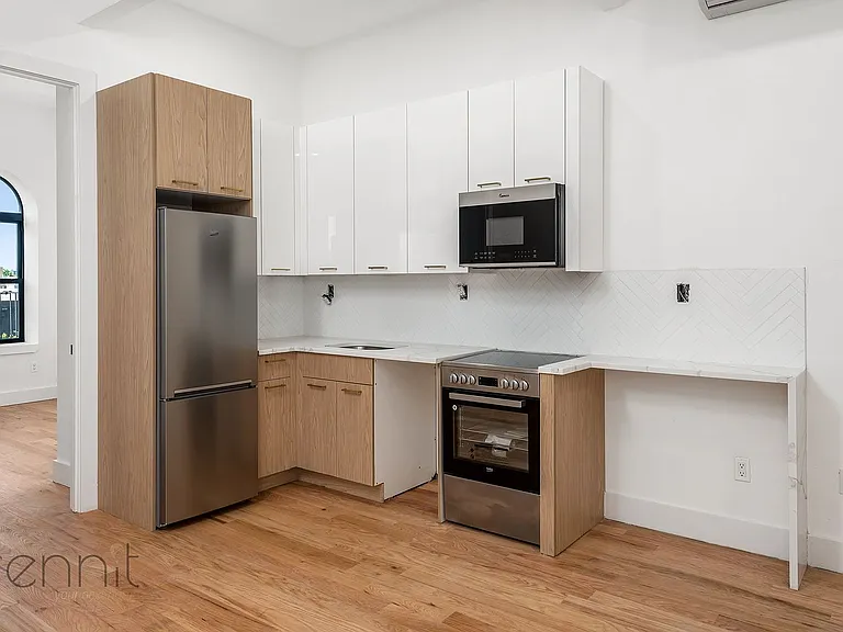 808 Putnam Ave #2F — Photo 1