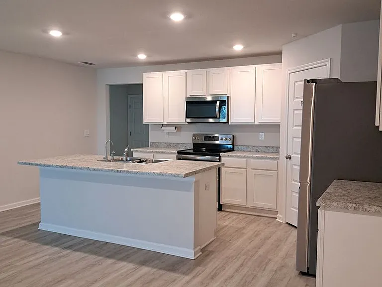 6541 Slabinski Ln — Photo 4