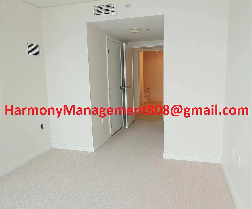 1177 Queen St #4405