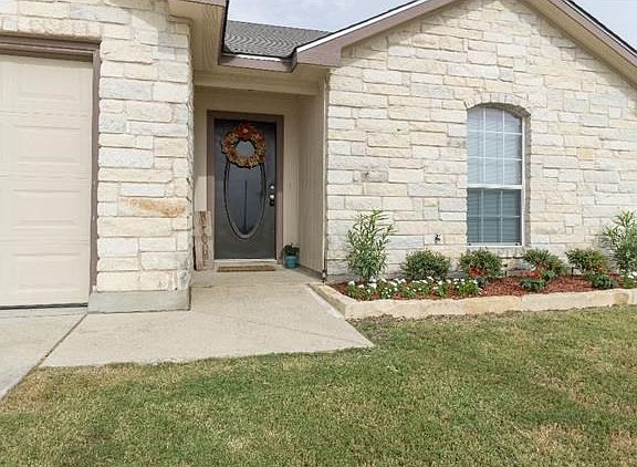 Adorable home in growing subdivision.