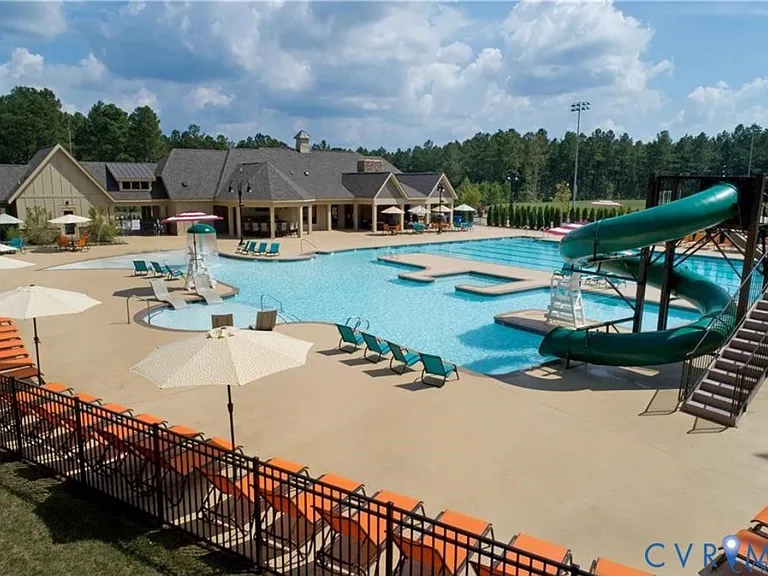 8733 Whitman Dr — Photo 3