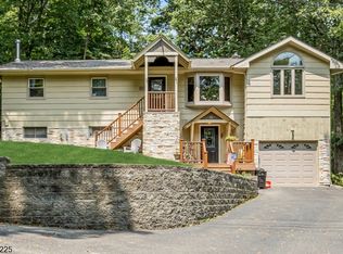 15 Crows Nest Rd, Andover, NJ 07821