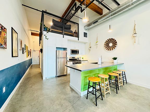 5th image of 401 N Bush St #205