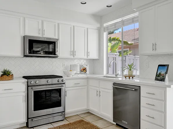 13396 N Hearst Ct, Tustin, CA 92782