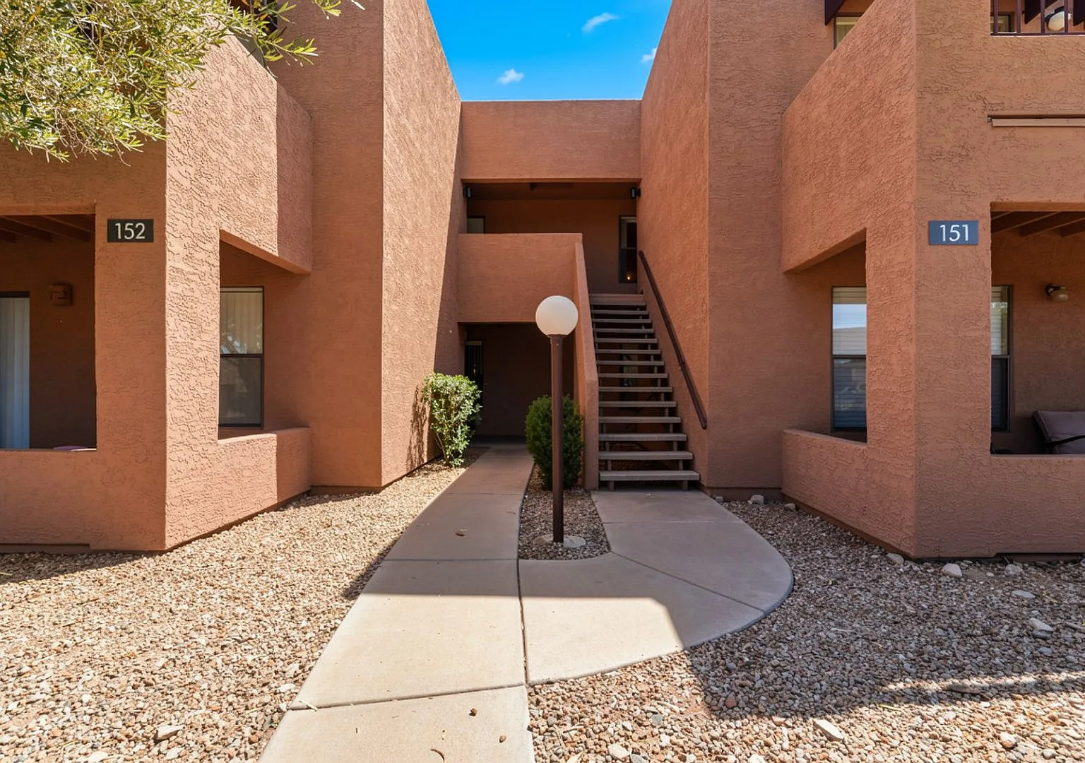 Beautiful 2-bedroom, 2-bath condo in the highly desirable Quail Run community! — Photo 4